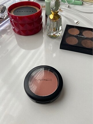 Mac melba allık