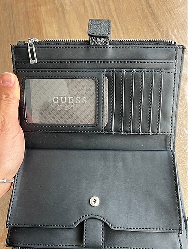 Guess Guess marka kadın cüzdanı