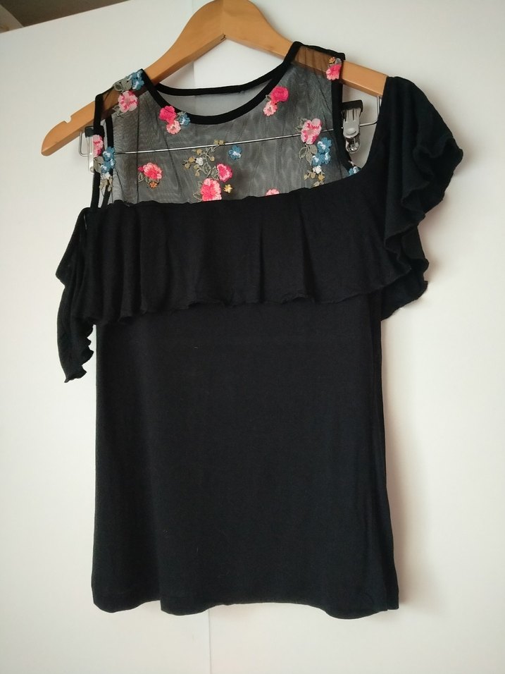 Nakışlı Siyah Straplez Volanlı Bluz - Görsel 2