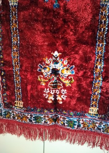 Bordo İşlemeli Geleneksel Halı - Görsel 2