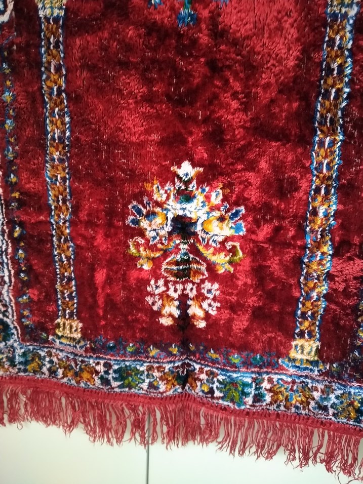 Bordo İşlemeli Geleneksel Halı - Görsel 2