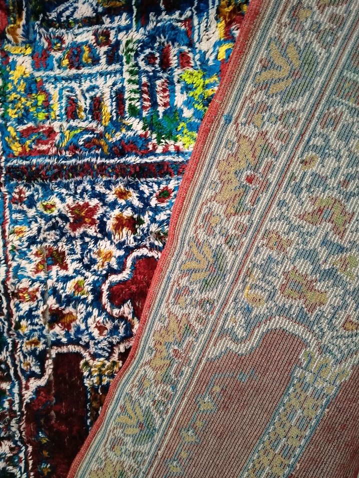 Bordo İşlemeli Geleneksel Halı - Görsel 4