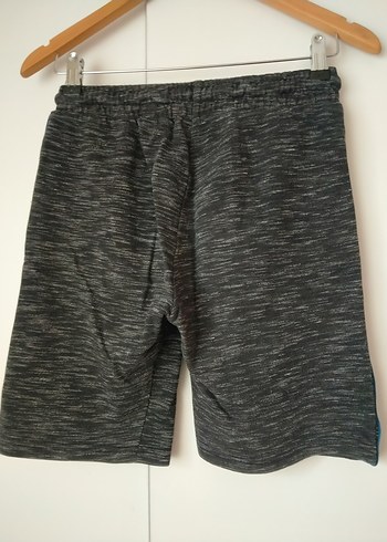 Erkek Gri Rahat Kesim Kemerli Şort - Görsel 3