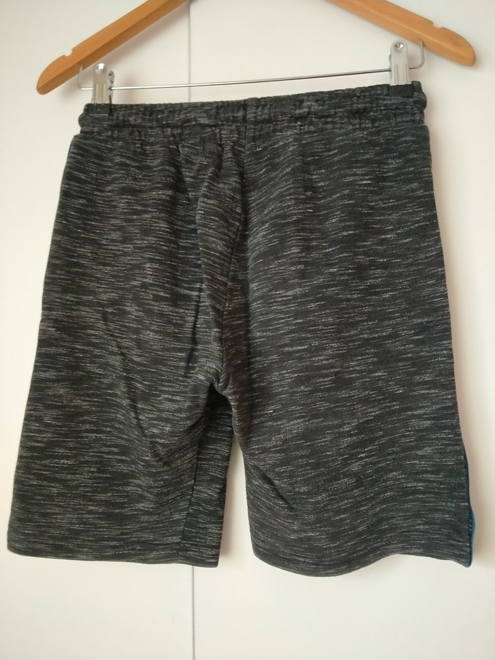 Erkek Gri Rahat Kesim Kemerli Şort - Görsel 3