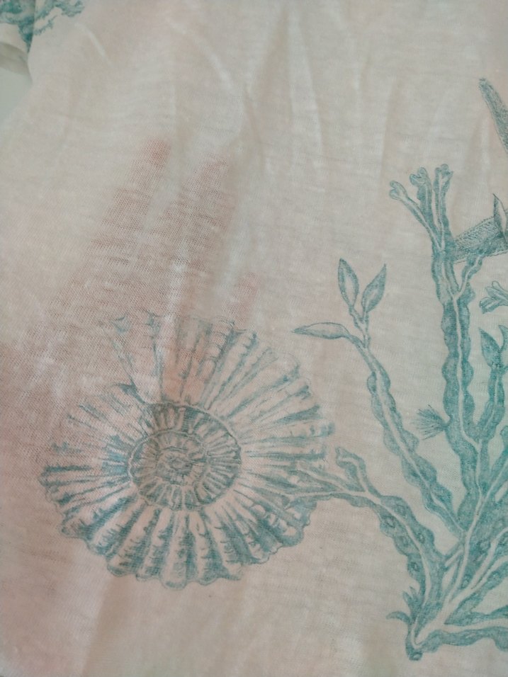 Beyaz V Yakalı Keten Hamile Tişörtü - Görsel 4