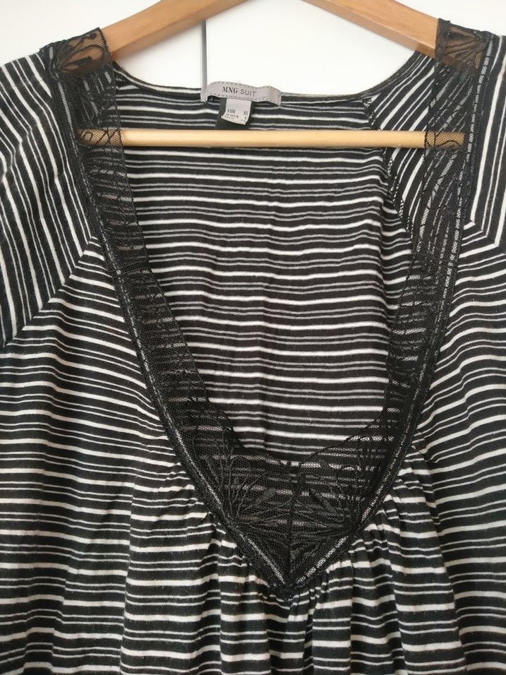 Gri Çizgili V Yaka Pliseli Kadın Yelek - Görsel 2