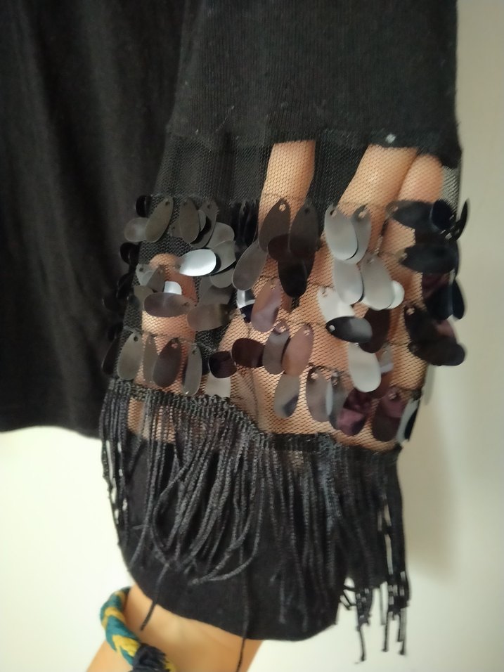 Püsküllü Siyah Uzun Kollu Kadın Bluz - Görsel 4