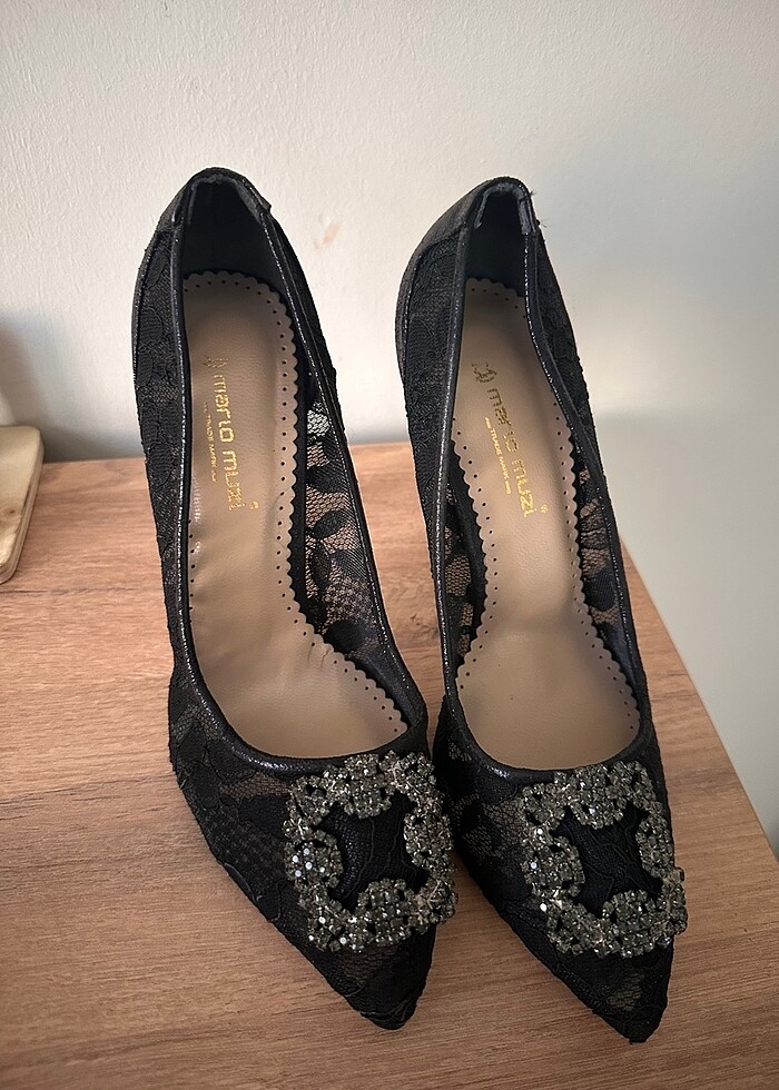 Siyah taşlı ayakkabı - Görsel 2