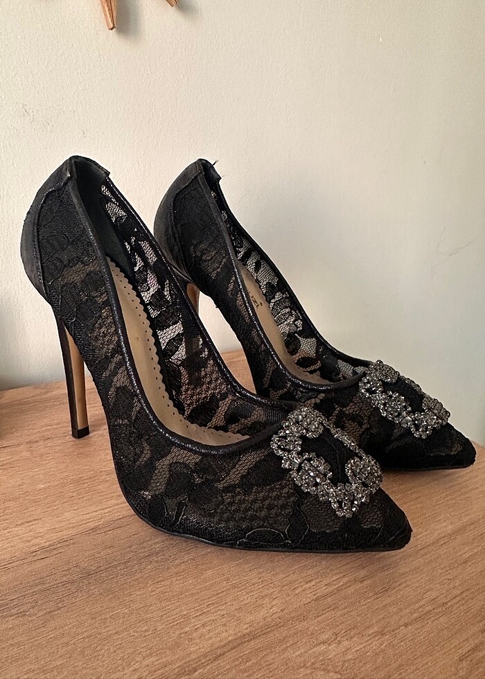 Siyah taşlı ayakkabı - Görsel 3