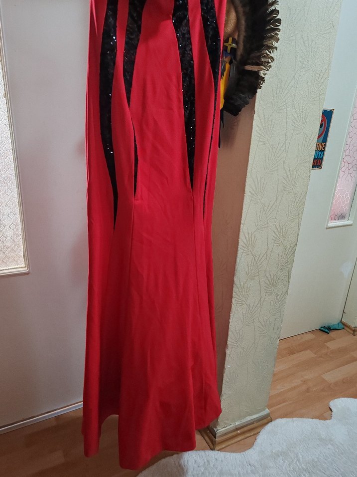 Straplez Kırmızı Gotik Uzun Abiye Elbise - Görsel 4