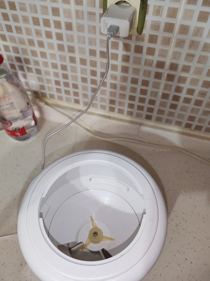 Beyaz Otomatik mama kabı - Görsel 3