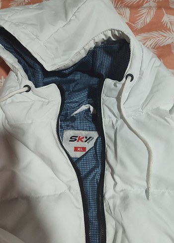 Beyaz Kapüşonlu Kadın Kışlık Mont - Görsel 3