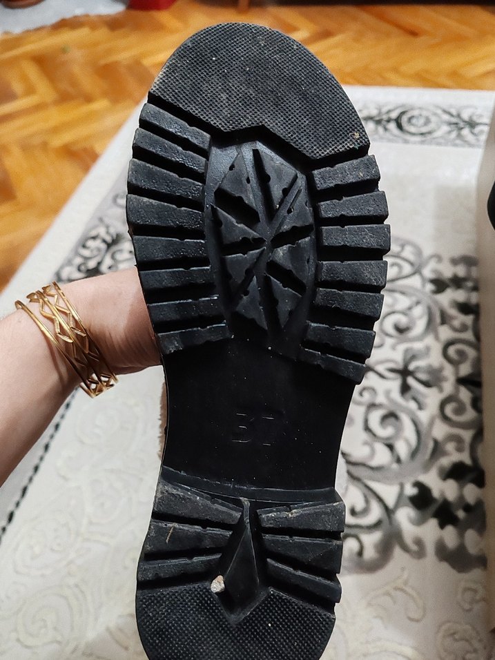 Siyah Kadın Yumuşak Tüylü Günlük Bot - Görsel 3