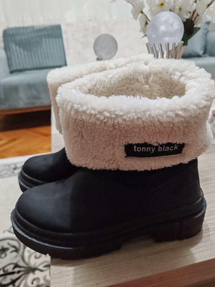 Siyah Kadın Yumuşak Tüylü Günlük Bot - Görsel 2