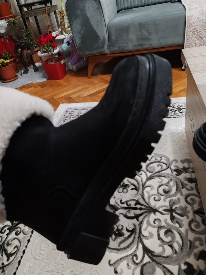 Siyah Kadın Yumuşak Tüylü Günlük Bot - Görsel 4