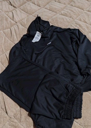 Siyah Kapüşonlu Kadın Mini Eşofman Takımı - Görsel 2