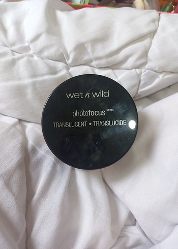 Wet n Wild Photofocus Transparan Pudra