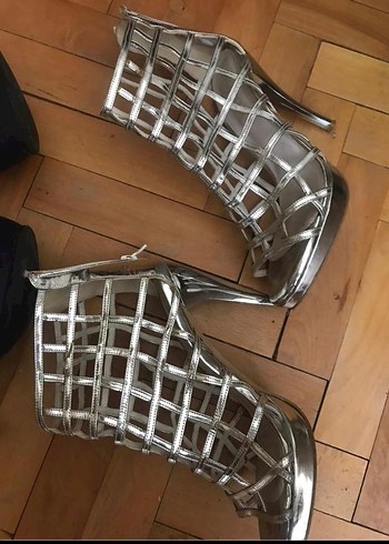 Diğer Parlak Gri Metal Kafesli Topuklu Kadın Ayakkabı