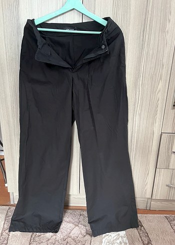 Kadın Siyah Bel Detaylı Geniş Kesim Pantolon