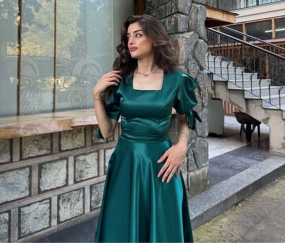 Diğer Zümrüt yeşili saten elbise