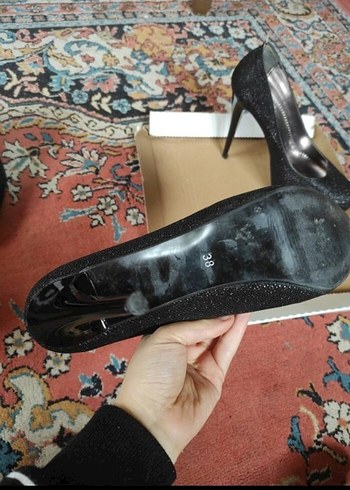 Bambi Siyah Simli Yılan Desenli Stiletto Topuklu