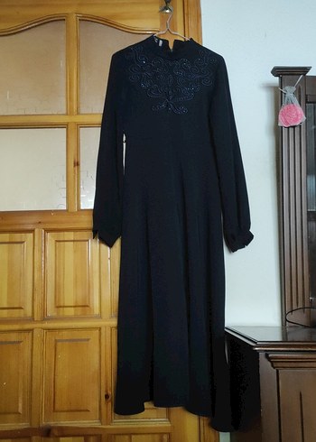 Drapeli Uzun Siyah Nakışlı Gotik Elbise