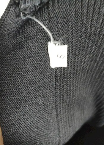 Siyah Boğazlı Kolsuz Kadın Süveter - Görsel 2