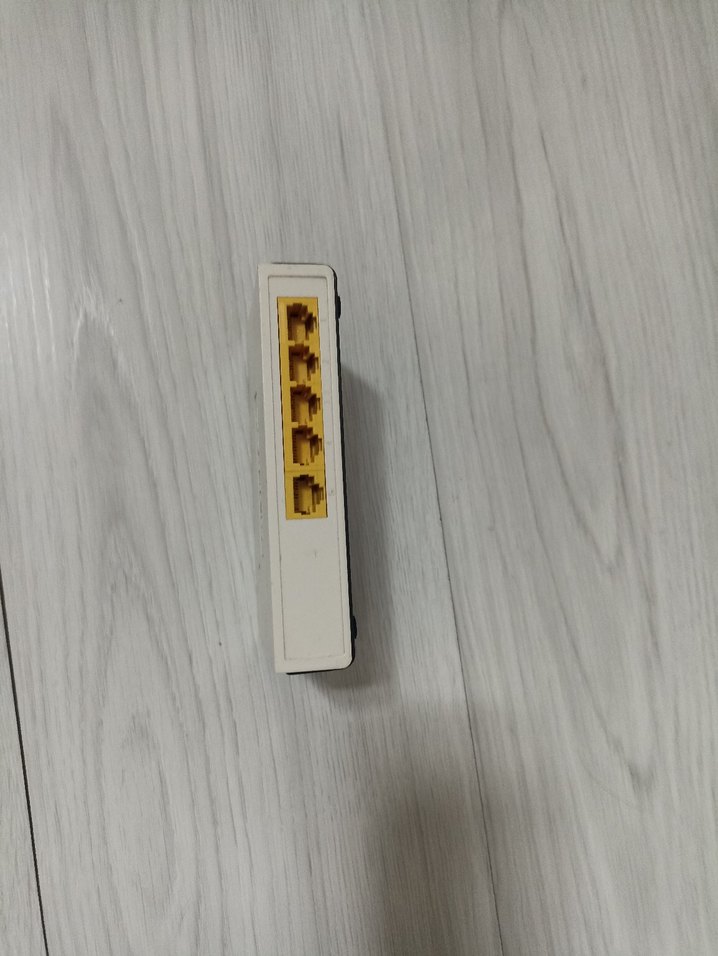 TP-Link Beyaz Ağ Anahtarı ve Adaptör - Görsel 5