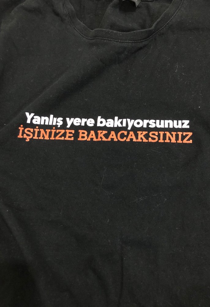 Siyah Baskılı Kısa Kollu Tişört - Görsel 3