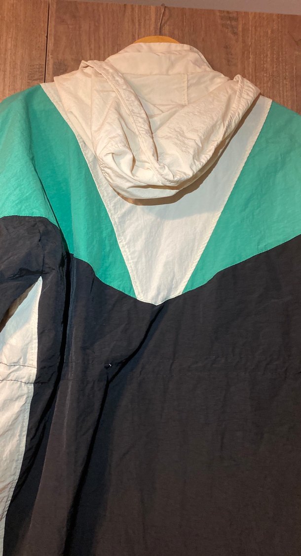 Fermuarlı Yeşil kadın Kapüşonlu Rüzgarlık - Görsel 5