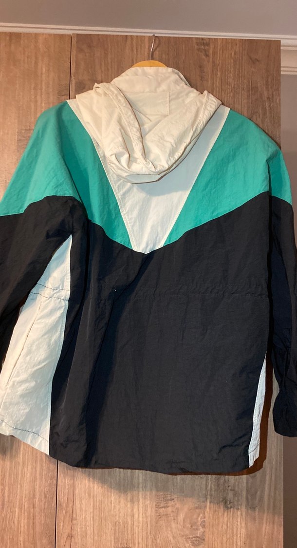 Fermuarlı Yeşil kadın Kapüşonlu Rüzgarlık - Görsel 4