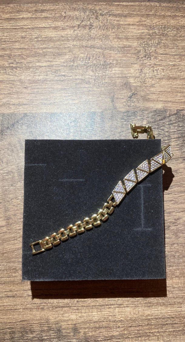 Zincir Detaylı Altın Renkli Kadın çelik bilekliktir kararma yok - Görsel 3