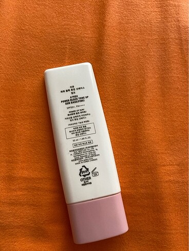 Missha Missha güneş kremi 50 ml den 20 ml kalmıştır