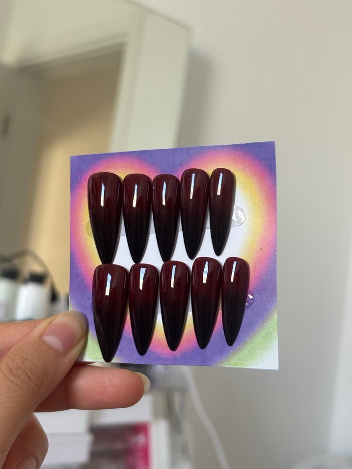 Bordo Renkli Sahte Tırnak Seti - Görsel 2