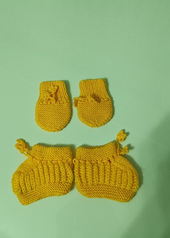 Sarı Kapüşonlu Kız Çocuk Örgü Hırka - Görsel 2