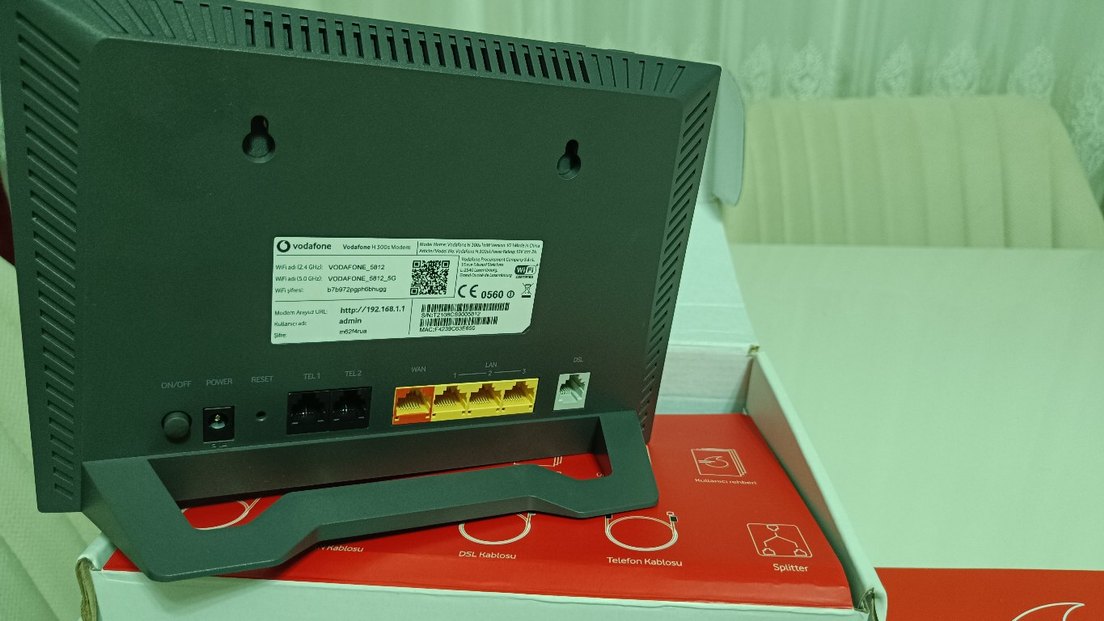 Vodafone H300s Modem Siyah Kutuda - Görsel 2