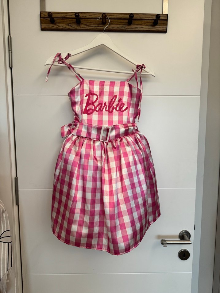 Pembe Barbie Kareli Askılı Elbise - Görsel 2