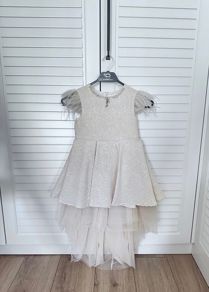 Cemiyet için ve doğumgünü için güzel şık bir elbise - Görsel 2