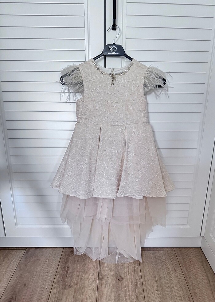 Cemiyet için ve doğumgünü için güzel şık bir elbise - Görsel 3