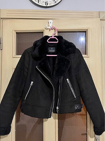 s Beden siyah Renk Stradivarius İçi Tüylü Ceket