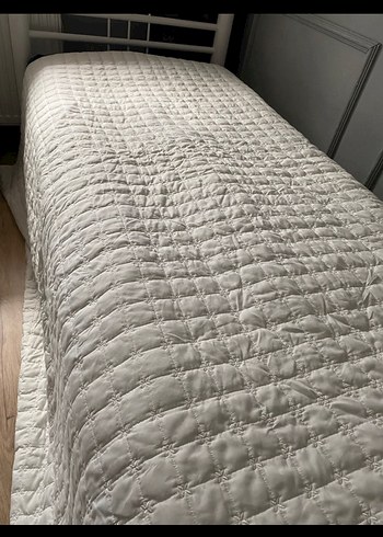 Çift kişilik yatak örtüsü