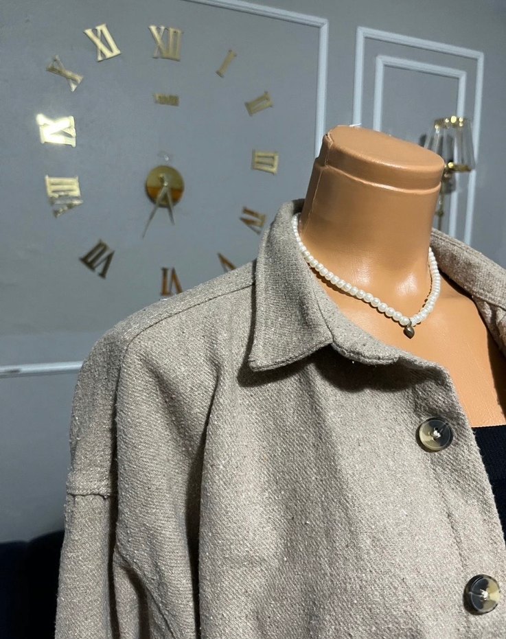 Bej Rahat Kesim Düğmeli Kadın Gömlek - Görsel 3