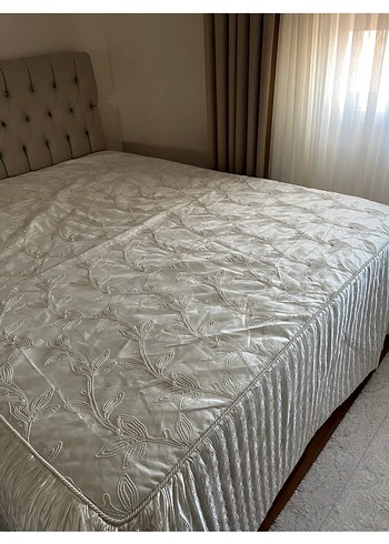 Saten  Beyaz saten Yatak Örtüsüı - Görsel 3