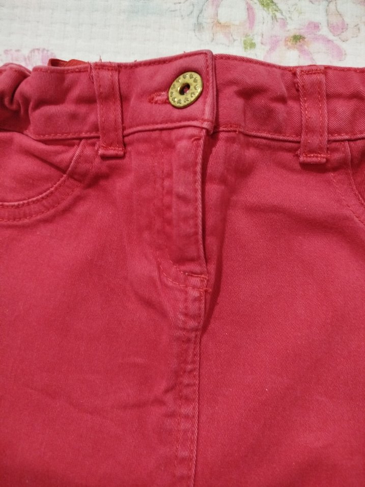 Kız Çocuk Kırmızı Düğmeli Dar Kesim Etek - Görsel 2