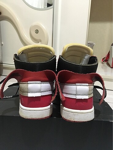 42.5 Beden kırmızı Renk nike air jordan 1 chicago