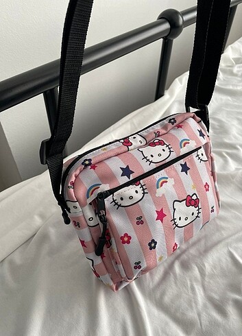Hello Kitty Crossbody Çanta