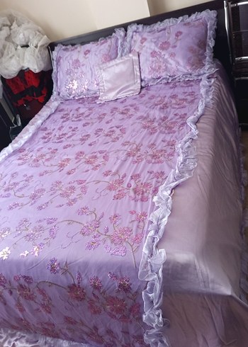 Lila Nakışlı İşlemeli Yatak Örtüsü - Görsel 2