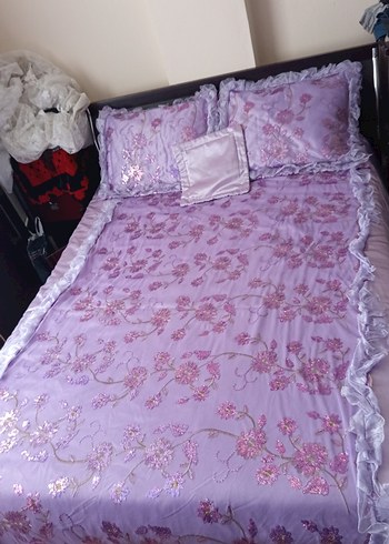 Lila Nakışlı İşlemeli Yatak Örtüsü - Görsel 3