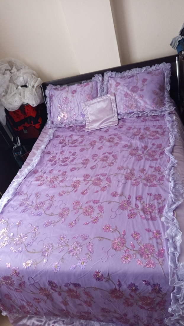 Lila Nakışlı İşlemeli Yatak Örtüsü - Görsel 3