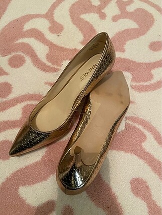 Nine West Nine West - gold rose stiletto